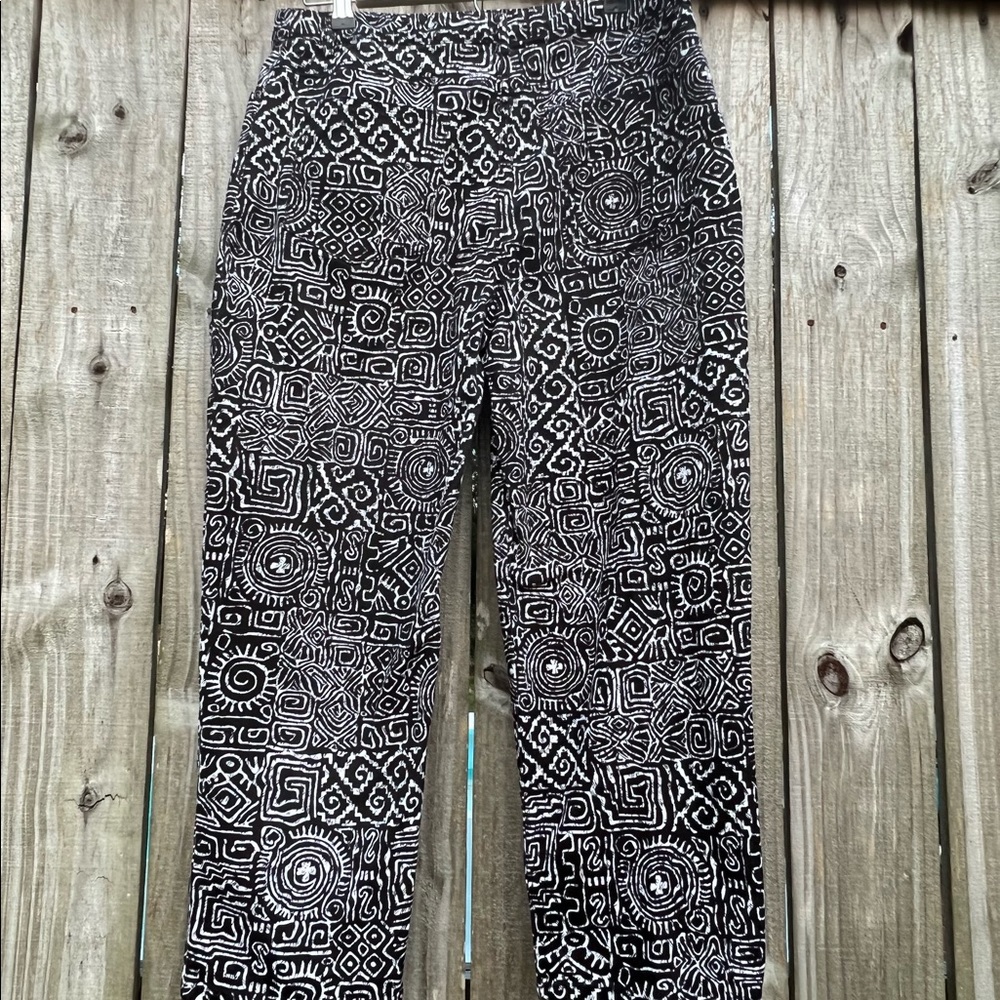 Ruby Rd Capri Pants - Picture 2 of 4